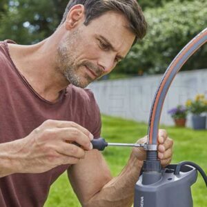 Pompe immergée à pression Gardena 5900/4 inox – pour eaux claires – 900W
